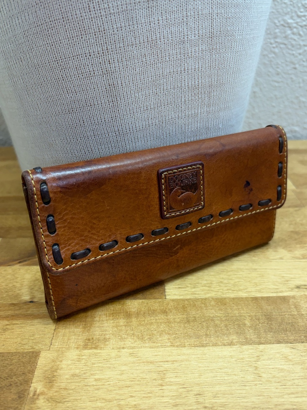 Dooney & Bourke Florentine Leather Whipstitch Continental Clutch Wallet Tan - Picture 4 of 10
